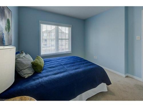 8H-1460 Highland Road W, Kitchener, ON - Indoor Photo Showing Bedroom