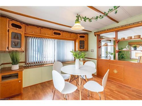 196-580 Beaver Creek Road, Waterloo, ON - Indoor Photo Showing Dining Room