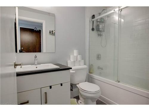 1601-108 Garment Street, Kitchener, ON - Indoor Photo Showing Bathroom