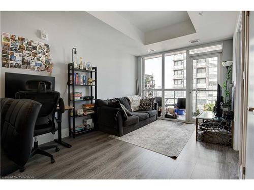 1601-108 Garment Street, Kitchener, ON - Indoor Photo Showing Living Room