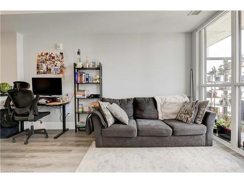 1601-108 Garment Street, Kitchener, ON - Indoor Photo Showing Living Room