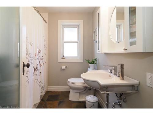 217 Waterloo Street, Kitchener, ON - Indoor Photo Showing Bathroom