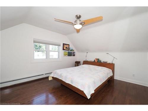 217 Waterloo Street, Kitchener, ON - Indoor Photo Showing Bedroom