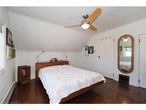 217 Waterloo Street, Kitchener, ON - Indoor Photo Showing Bedroom