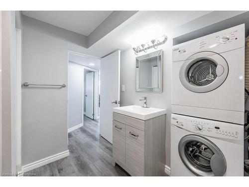 75 Wilfred Avenue, Kitchener, ON - Indoor Photo Showing Laundry Room