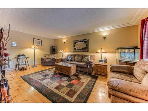 1249 Notre Dame Drive, Petersburg, ON - Indoor Photo Showing Living Room