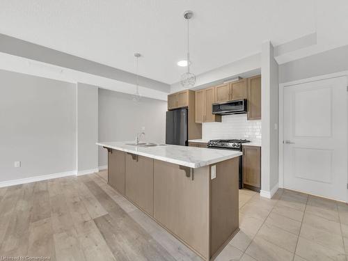 89-445 Ontario Street, Milton, ON - Indoor Photo Showing Kitchen