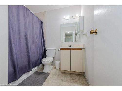 801-65 Highland Crescent, Kitchener, ON - Indoor Photo Showing Bathroom