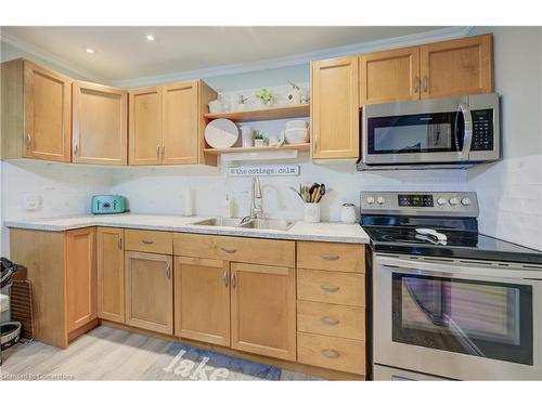 1012 Road 10 W, Conestogo Lake, ON - Indoor Photo Showing Kitchen With Double Sink