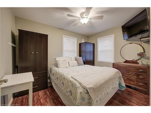 1012 Road 10 W, Conestogo Lake, ON - Indoor Photo Showing Bedroom