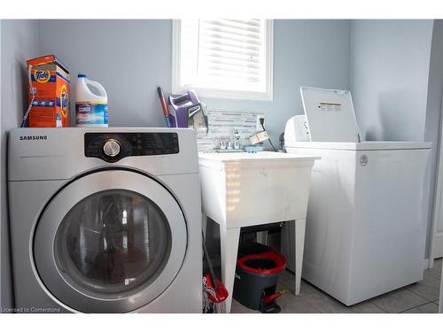 53 Sandwell Court W, Kitchener, ON - Indoor Photo Showing Laundry Room