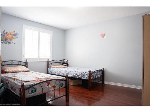 53 Sandwell Court W, Kitchener, ON - Indoor Photo Showing Bedroom