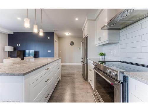 303-249 Grey Silo Road, Waterloo, ON - Indoor Photo Showing Kitchen With Upgraded Kitchen