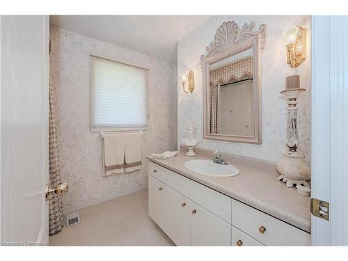 45 Sandpiper Drive, Guelph, ON - Indoor Photo Showing Bathroom