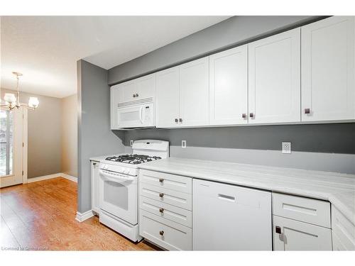 40-1199 Hamilton Road, London, ON - Indoor Photo Showing Kitchen