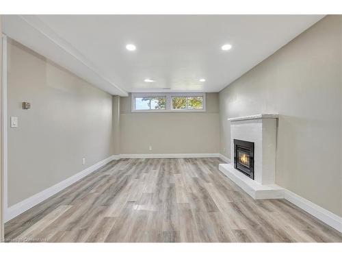 B-38 Lorraine Drive, Cambridge, ON - Indoor With Fireplace