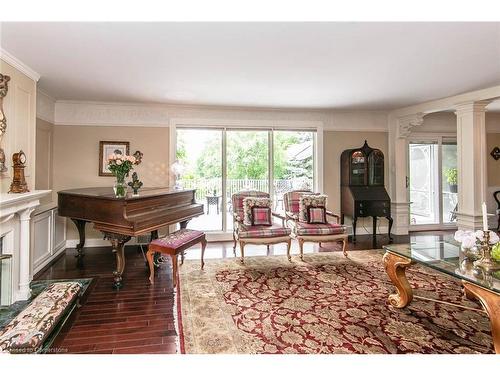 65 Edgehill Drive, Kitchener, ON - Indoor Photo Showing Living Room