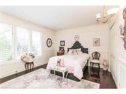 65 Edgehill Drive, Kitchener, ON - Indoor Photo Showing Bedroom