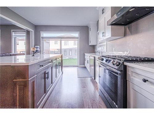 43 Broadacre Dr Drive, Kitchener, ON - Indoor Photo Showing Kitchen