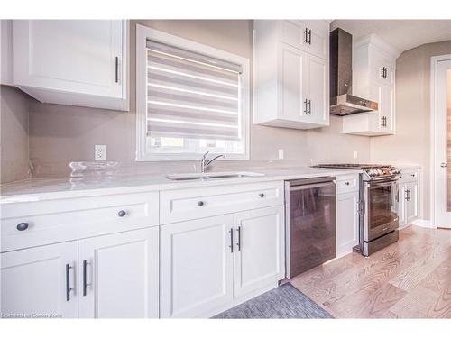 43 Broadacre Dr Drive, Kitchener, ON - Indoor Photo Showing Kitchen