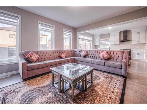 43 Broadacre Dr Drive, Kitchener, ON - Indoor Photo Showing Living Room