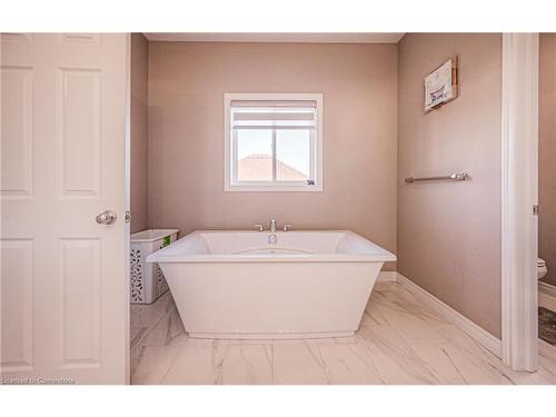 43 Broadacre Dr Drive, Kitchener, ON - Indoor Photo Showing Bathroom