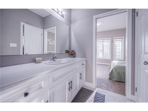 43 Broadacre Dr Drive, Kitchener, ON - Indoor Photo Showing Bathroom