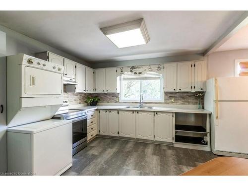 63-60 Elmsdale Drive, Kitchener, ON - Indoor Photo Showing Kitchen With Double Sink