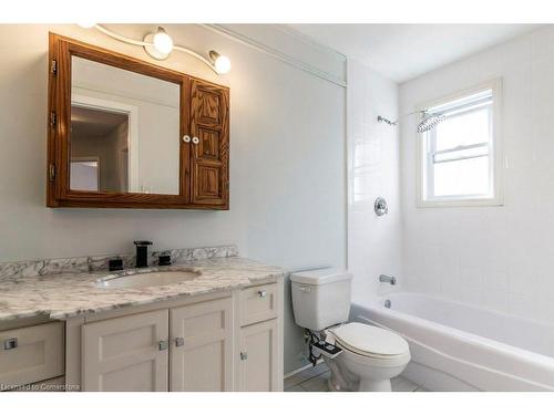 63-60 Elmsdale Drive, Kitchener, ON - Indoor Photo Showing Bathroom