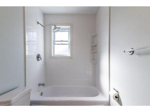 63-60 Elmsdale Drive, Kitchener, ON - Indoor Photo Showing Bathroom