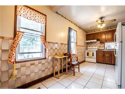 194 Samuel Street, Kitchener, ON - Indoor Photo Showing Kitchen