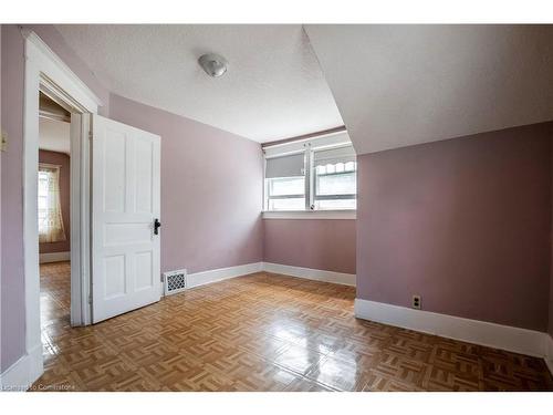 194 Samuel Street, Kitchener, ON - Indoor Photo Showing Other Room