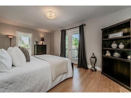 7146 Wellington Road 18, Elora, ON - Indoor Photo Showing Bedroom