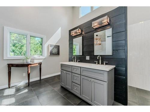 7146 Wellington Road 18, Elora, ON - Indoor Photo Showing Bathroom