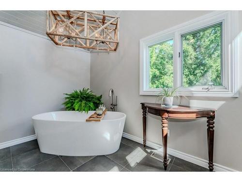 7146 Wellington Road 18, Elora, ON - Indoor Photo Showing Bathroom