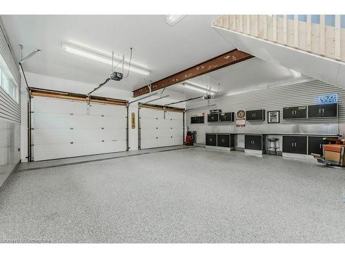 7146 Wellington Road 18, Elora, ON - Indoor Photo Showing Garage