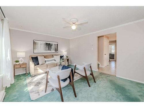 44 Carter Crescent, Cambridge, ON - Indoor Photo Showing Living Room