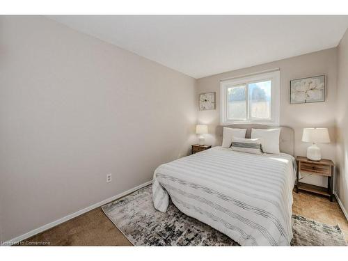 44 Carter Crescent, Cambridge, ON - Indoor Photo Showing Bedroom