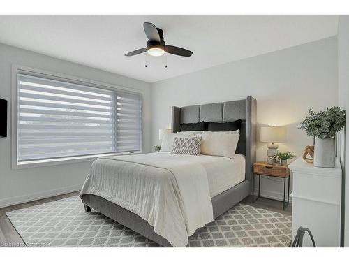 35-350 River Road, Cambridge, ON - Indoor Photo Showing Bedroom