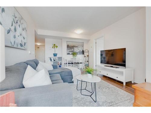 503-7 Kay Crescent, Guelph, ON - Indoor Photo Showing Living Room