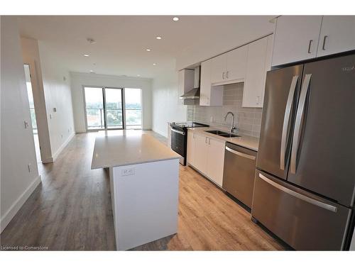 1311-50 Grand Avenue S, Cambridge, ON - Indoor Photo Showing Kitchen With Double Sink With Upgraded Kitchen