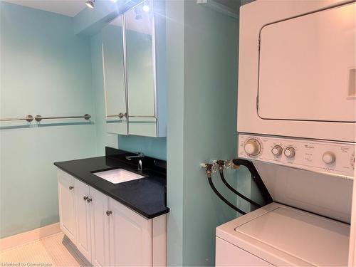 1506-135 James Street S, Hamilton, ON - Indoor Photo Showing Laundry Room