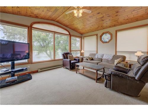 197 Road One D, Conestogo Lake, ON - Indoor Photo Showing Living Room