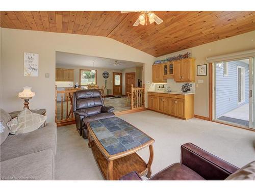 197 Road One D, Conestogo Lake, ON - Indoor Photo Showing Living Room