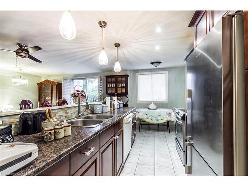 101-1106 Jalna Boulevard, London, ON - Indoor Photo Showing Kitchen With Double Sink