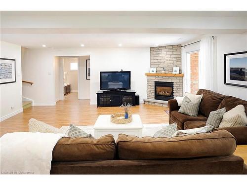 29 Hampton Court, St. George, ON - Indoor Photo Showing Living Room With Fireplace