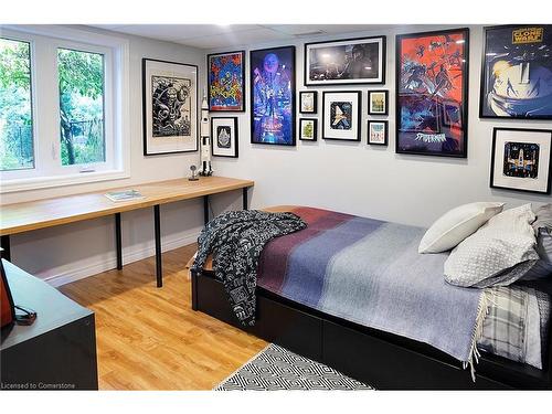 29 Hampton Court, St. George, ON - Indoor Photo Showing Bedroom