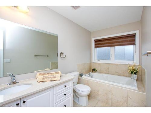 4099 Maitland Street, Beamsville, ON - Indoor Photo Showing Bathroom