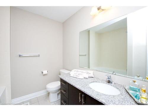 4099 Maitland Street, Beamsville, ON - Indoor Photo Showing Bathroom