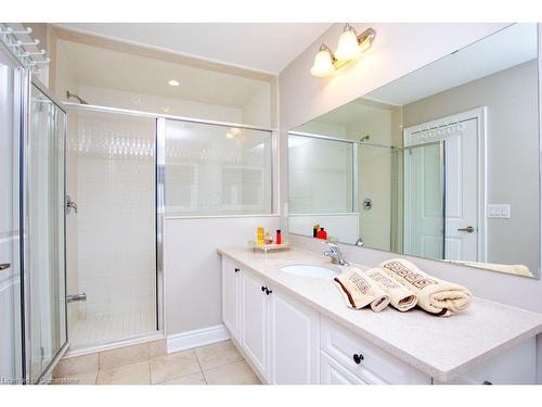 4099 Maitland Street, Beamsville, ON - Indoor Photo Showing Bathroom